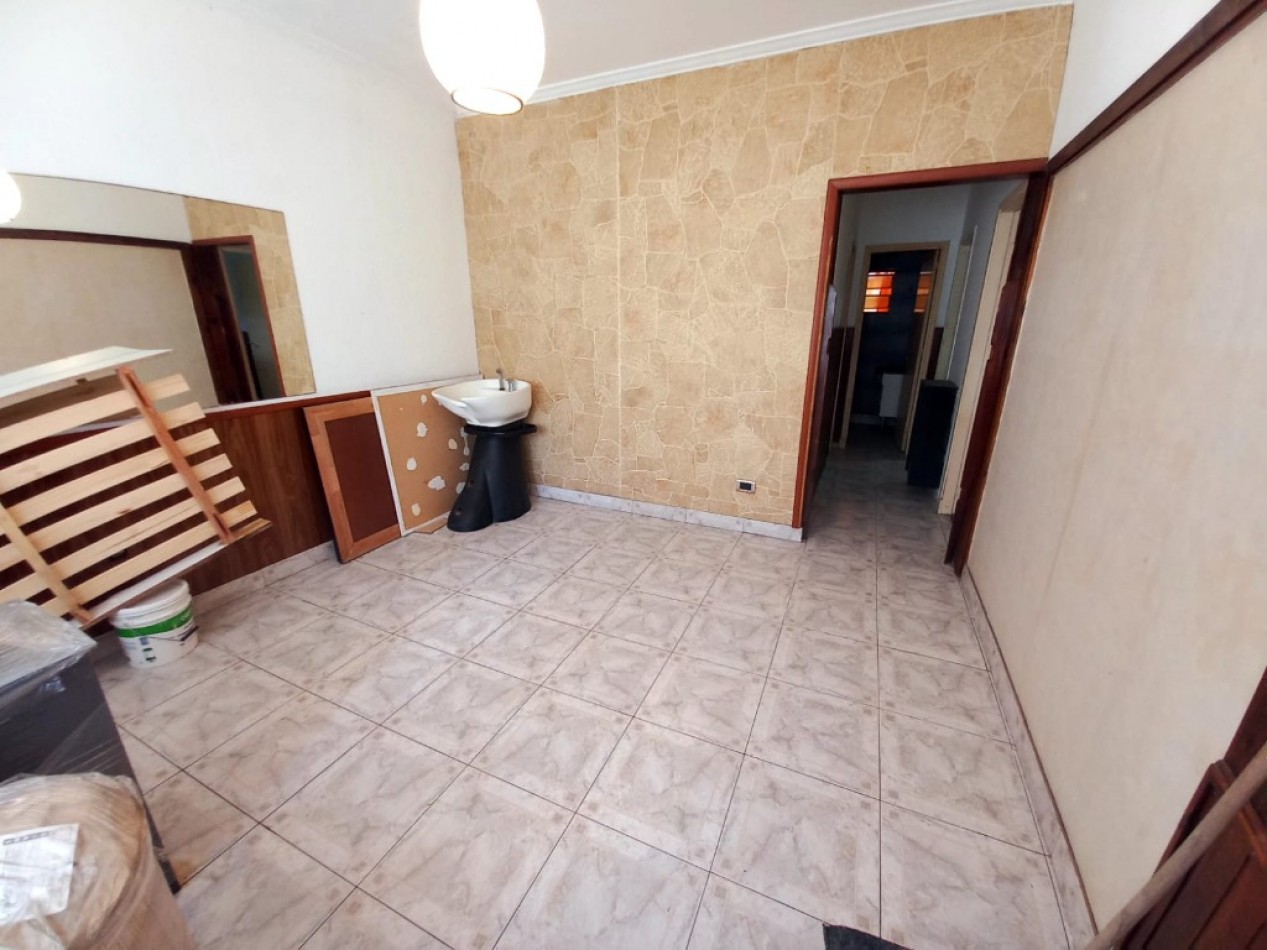Casa de 3 ambientes mas departamento de 3 ambientes