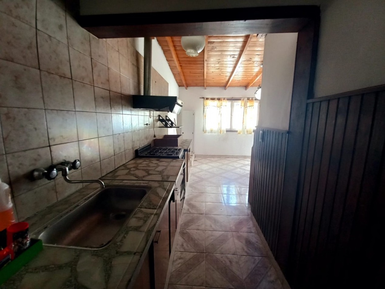 Casa de 3 ambientes mas departamento de 3 ambientes