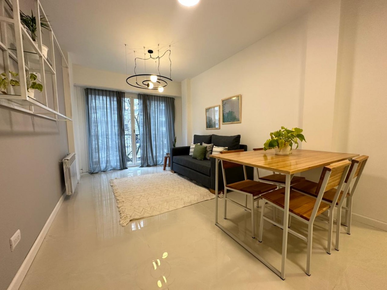 Departamento 3 ambientes a la calle con balcon