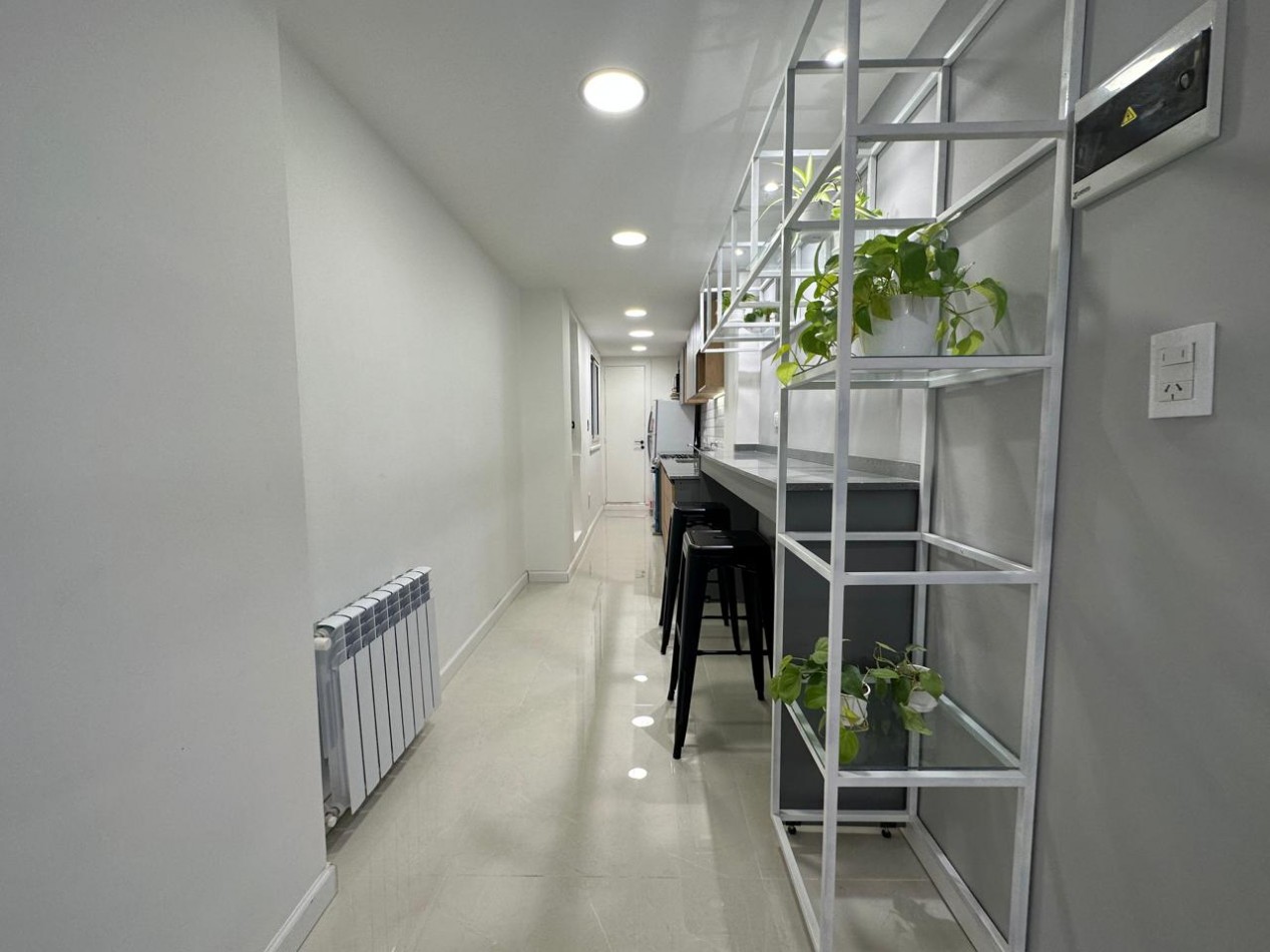 Departamento 3 ambientes a la calle con balcon