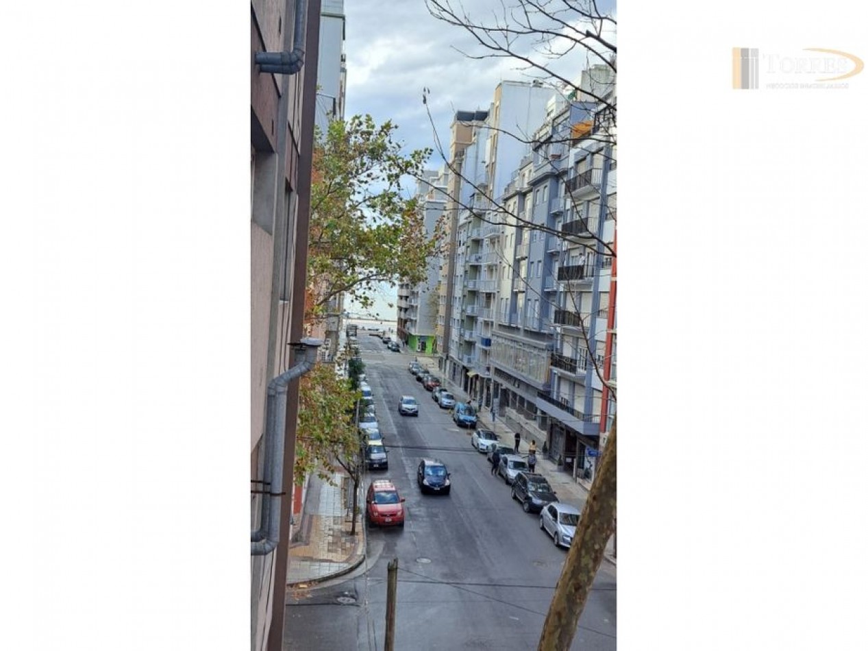VENTA DEPARTAMENTO DE 2 AMB A LA CALLE CON BALCON